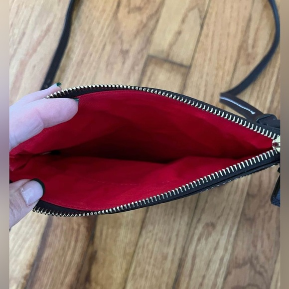 BRAND NEW Dooney & Burke Leather Pebble Grain Crossbody Bag - Picture 3 of 3